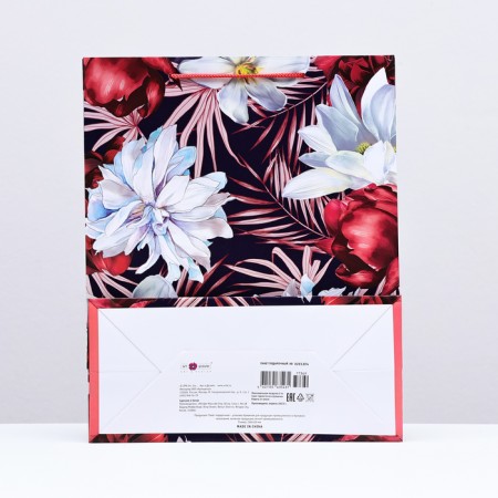 Gift package "Bright flowers", 26 x 32 x 12 cm-1