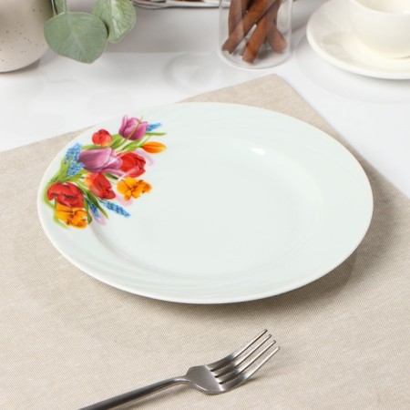 Porcelain plate "May bouquet", d = 24 cm, white