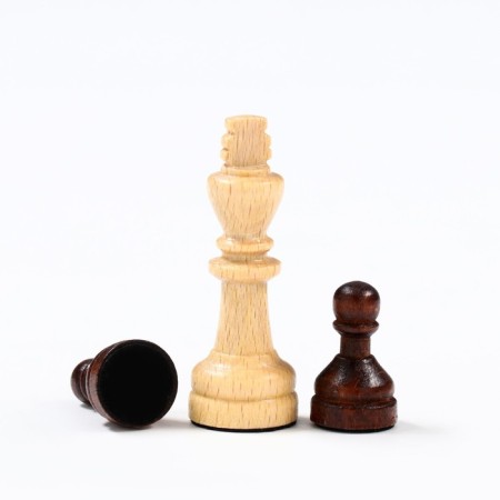 Chess Polish Madon, Manual Work, 27 x 27 cm, King H-6 cm. Pig H-2.5 cm-6