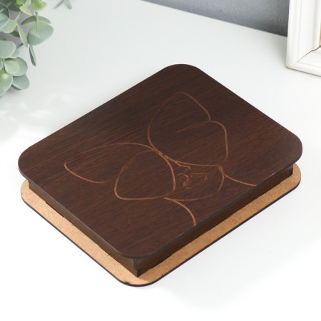 Casket "Face and butterfly" 17x14x3 cm