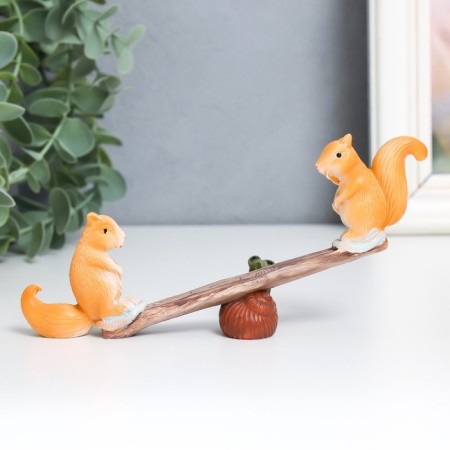 Polystone souvenir "Squirrels on the swing" 7.2x15.3x3.5 cm