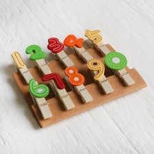 Set of decorative clothespins 