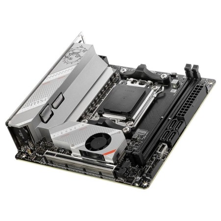 MSI MSI MSI B650i Edge WiFi Socketam5 AMD B650 2XDDR5 Mini -itx AC`97 8ch (7.1) 107040-3