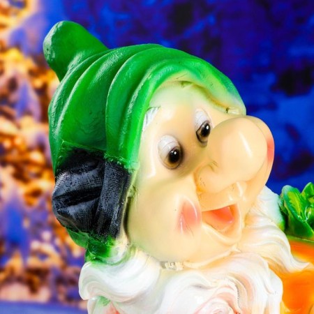 Garden figure "Dwarf with a hare and carrot" 46cm mix-10
