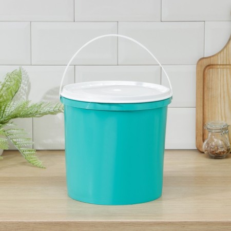 A bucket with a sealed lid, 5 l, color mix-4