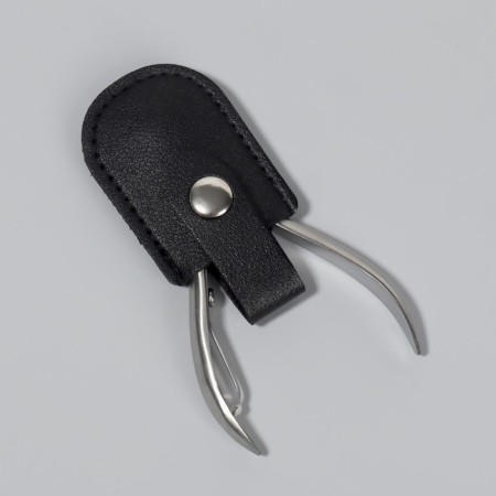 Case for storing manicure tools, on a button, 6.8 × 3.8 cm, black color-2