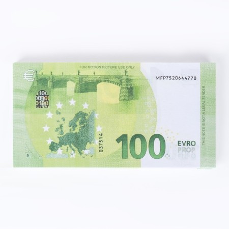 Пачка купюр 100 евро-5