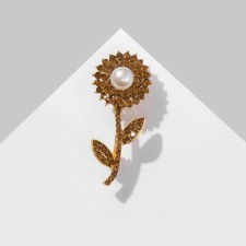 Brooch 