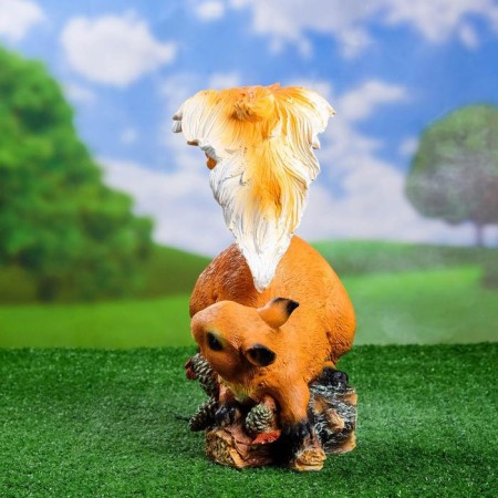 Garden figure "Squirrel with a fluffy tail" 15x27x32cm-1