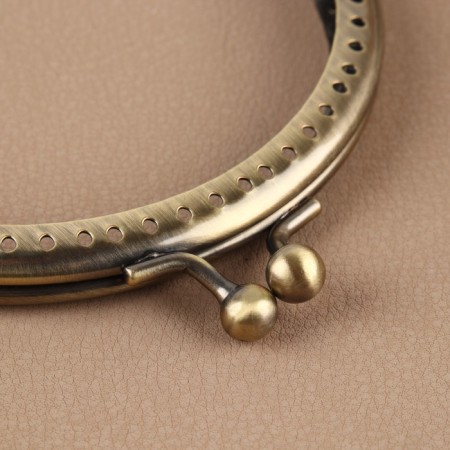 Farmoire sewing "semicircle", 10 × 6.5 cm, bronze color-1