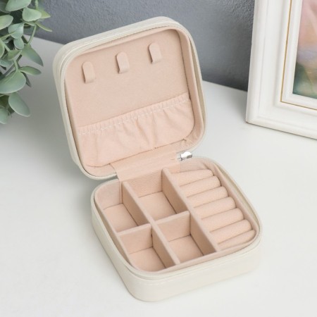 Casket to the leatherette for jewelry "Elegy. Square" White 5x10x10 cm-1