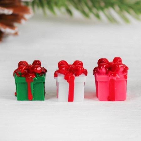 Miniature Puppet “Gift”, set 4 pcs, size 1 pc: 1.5 × 1.5 × 1.6 cm, Mix color-1