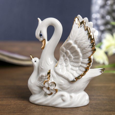 Souvenir Ceramics "White Swan with the baby" 10.5x9x4.5 cm-1