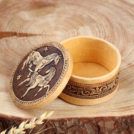 Casket "Horses", round, birch bark, mix-5