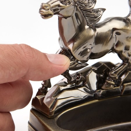 Lighter with an ashtray "horse", piezo, gas-1