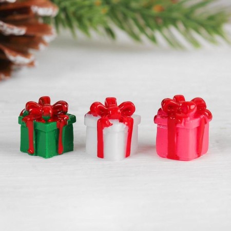 Miniature Puppet “Gift”, set 4 pcs, size 1 pc: 1.5 × 1.5 × 1.6 cm, Mix color-2
