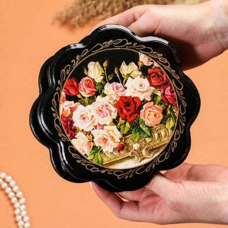 Rose box, 16 × 16 cm, lacquer miniature-2
