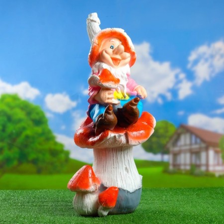 Garden figure "Gnome fly agaric on the mushroom", 71x33cm-3