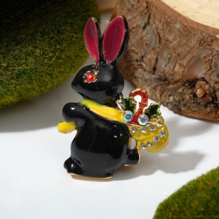 Brooch "Hare" traveler, color in gold-2