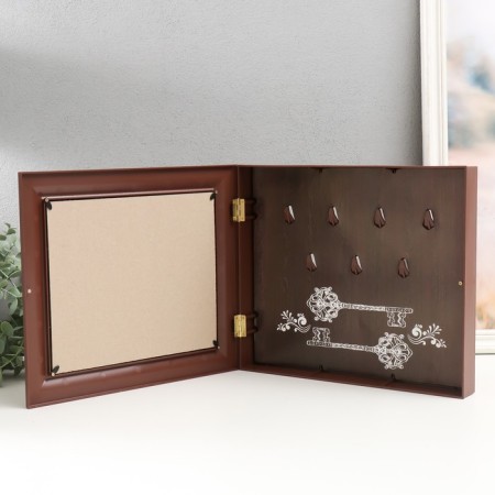 Closed Key "Keys, Chamomile" 26.5x31.5 cm nut-2