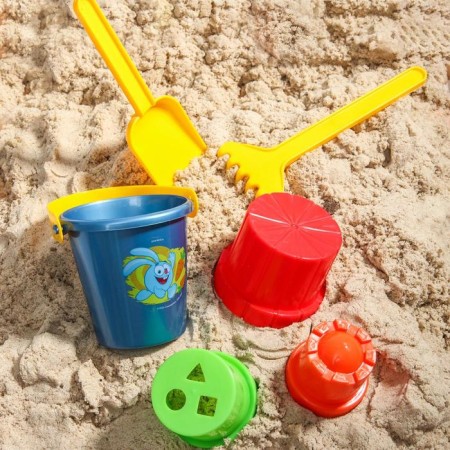 Set for playing in the sand: bucket, scoop, rake, 3 molds, mixes-1