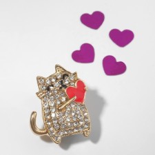 Brooch 