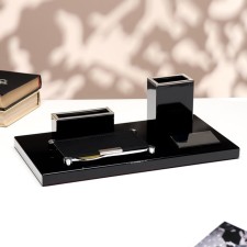 Table of desktop stationery 4V1