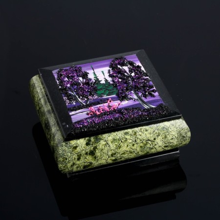 The box with the landscape "Night", stone baby, coil
