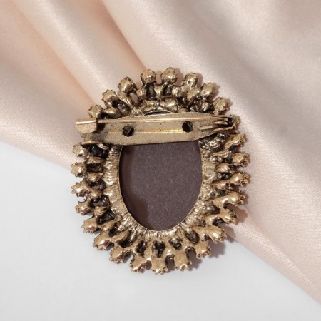 Brooch "Kame" in rhinestones, brown color in black gold-1