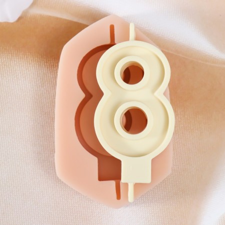 Mold for a candle "eight" 3.8x8.5x1 cm