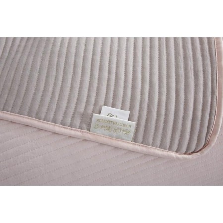 A set with a "Jacqueline" bedspread, size 230x250 cm, 50x70 cm - 2 pcs, color of the powder-1