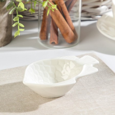 Ceramic “fish”, 12 × 7.5 cm saucer