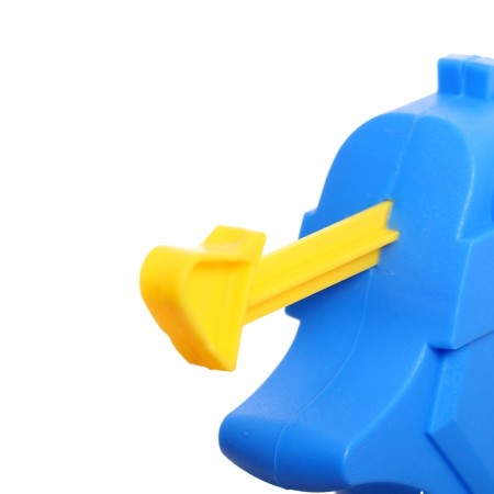 A gun with a target, shoots suckers and balls-6