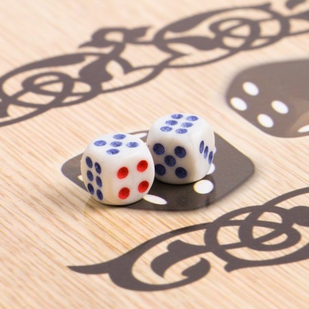 Wolf -grinding backgammon, wooden board is 40 x 40 cm, with a field of checkers-4