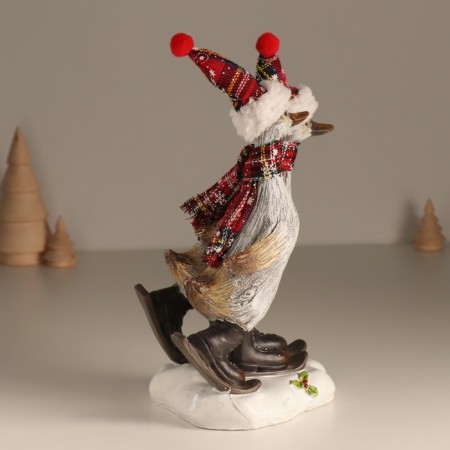 Souvenir Polystone "Geese in caps, knitted scarves, on mini-covers" 12x15x22.5 cm-1