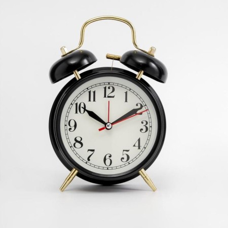 An alarm clock "Pennant", with backlight, D-9 cm, 17 x 11.5 cm, black