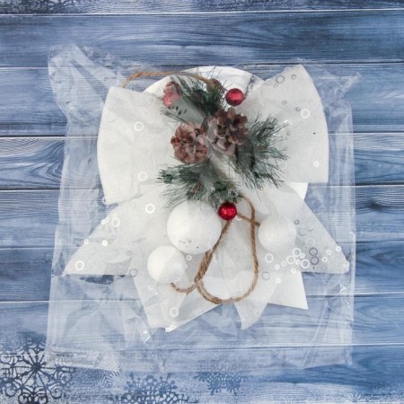 New Year's decoration "Bow with decor" 16x18.5 cm, white-1