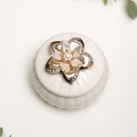 Coramics Coramics "Lily on White" 7x8x8 cm-1