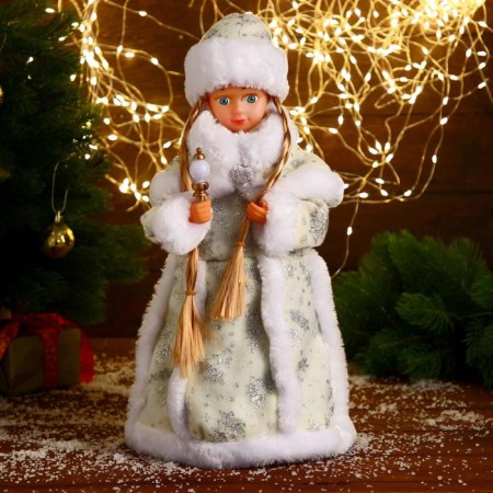 Snow Maiden "White fur coat, with a manner" moves 40 cm