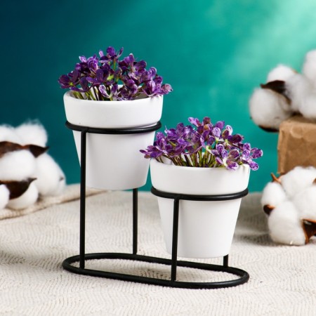 Set of Kashpo "duet" white, on a stand, 12.5x11cm