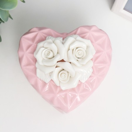Coramics box "Three white roses. Geometry" heart pink 10x11x11 cm-2