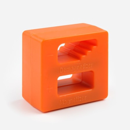 Signature magnifier-deprivator, 5.2 x 5 x 2.9 cm