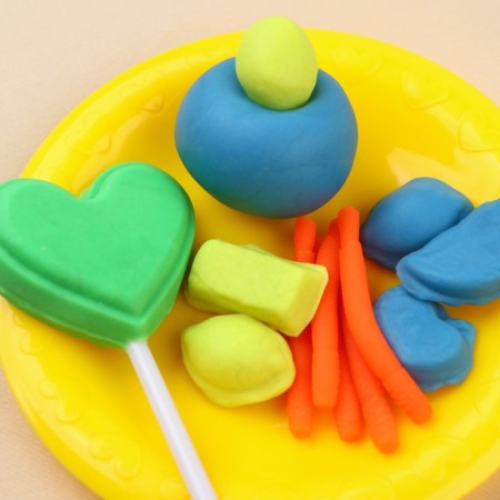 Game set for modeling "wonderful desserts" Masha and a bear, 4 jars of plasticine-3