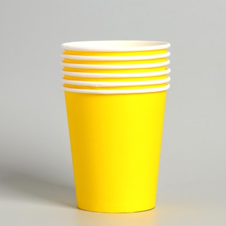 A disposal of paper dishes is a single birthday ", balls-3