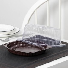 The cake is a plastic disposable with a lid UT40, 18.1 × 9.6 cm, internal 15.5 × 8.5 cm, the color is transparent, brown