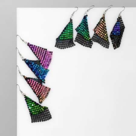 Hanging “rhombs” disco, gasoline color in silver, 7.5 cm-1
