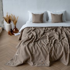 Set: a bedspread with pillowcases 