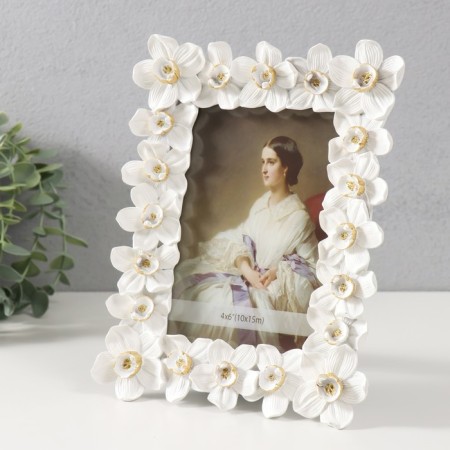 Photo frame Polystone 10x15 cm "Narcissus" white 17x22 cm-1