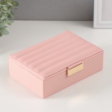The casket to the leatherette for jewelry 
