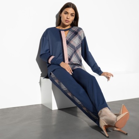 Women's trouser kit "Stylish Absolute", size 50